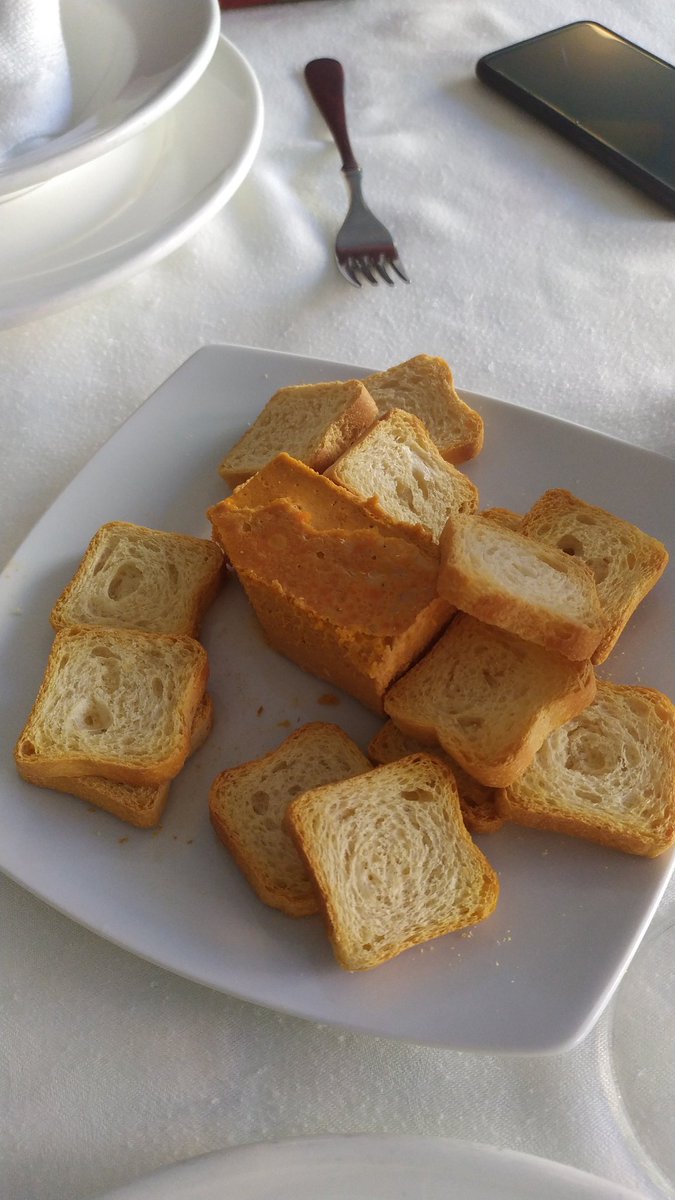 CasalChurro's tweet photo. Lo de #LaAllandesa es.... (completa la frase) #CasalChurro #AlejandroCasona #Besullo #Bisuyu #PoladeAllande #CangasdelNarcea #Suroccidente #Asturias #Asturies #Allande https://t.co/UEPEKdFxOj