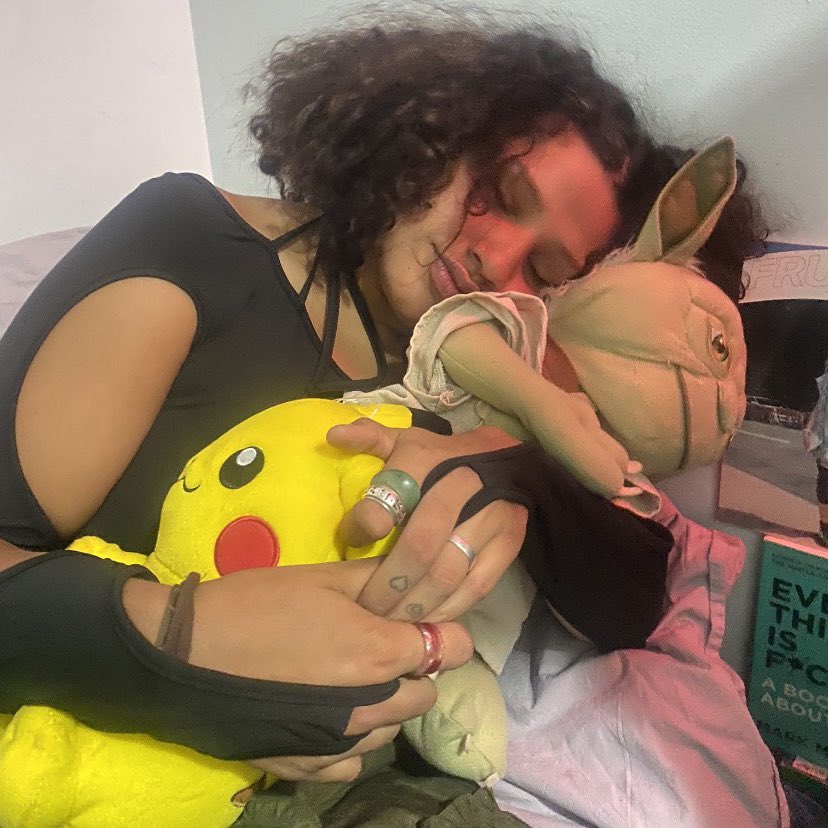 helloamaris's tweet photo. A very sleepy girl https://t.co/4esnDlrxnb