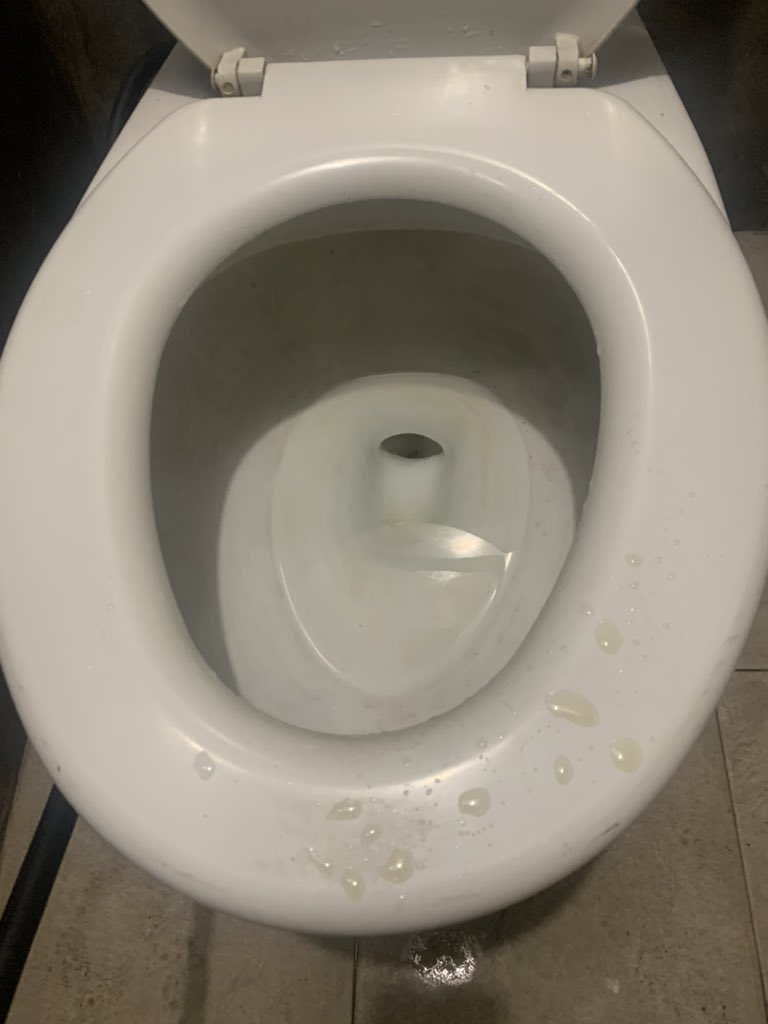 Men can you please clean yourself after u pee in a public toilet. I know I could’ve just spray it away but damn…