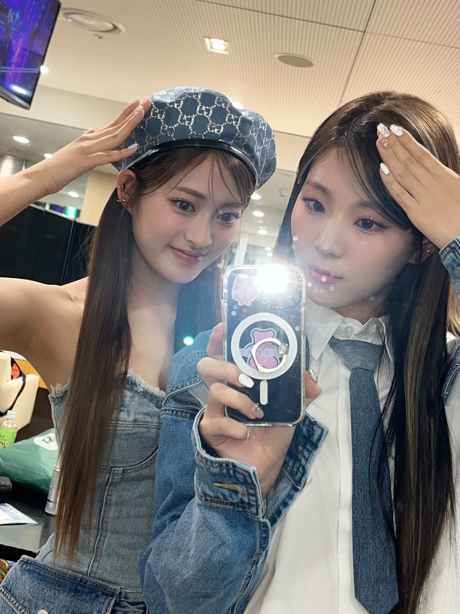 cignature_J9's tweet photo. 셀린이가 깻잎머리 한 날에만 적용되는 캣잎즈••❤️ 잘자용💜 #셀린짹짹

#cignature #시그니처 #Seline #셀린 https://t.co/z4g8jHpC9L