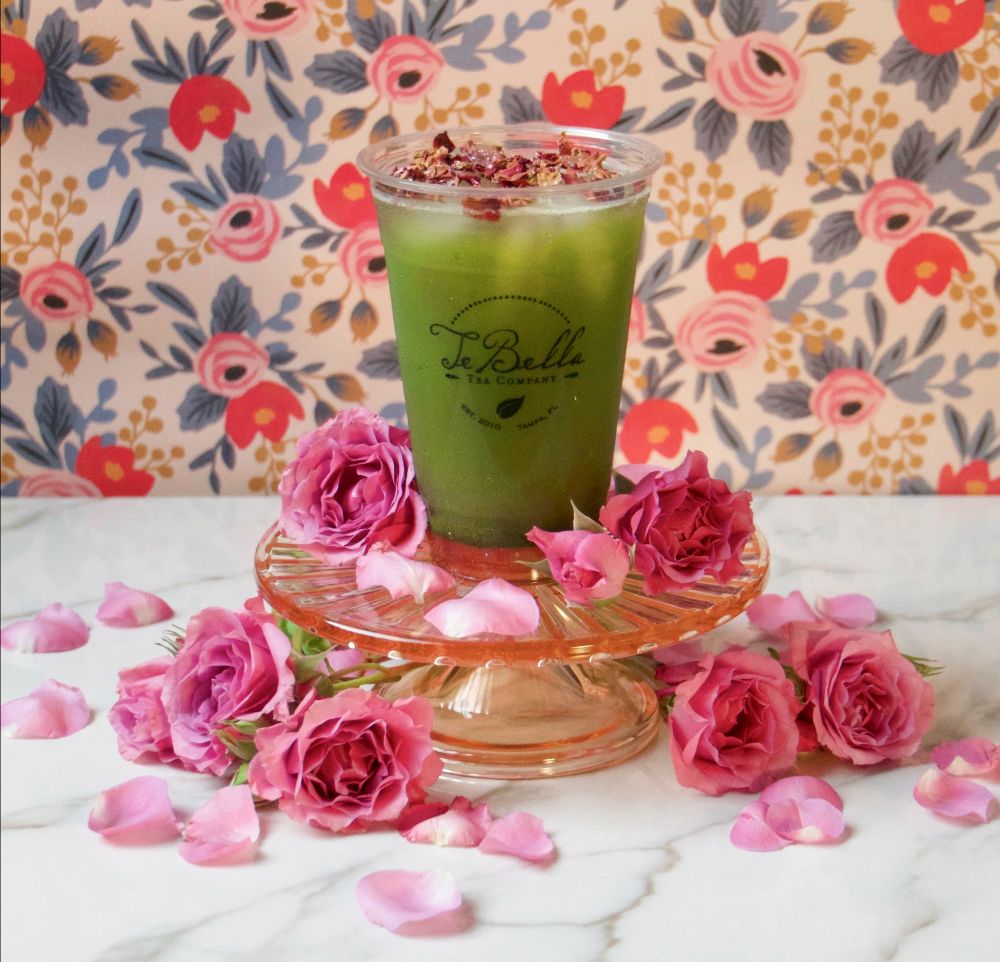 TeBellaTeaCo's tweet photo. Your favorite sparkly floral drink is back 🌹🍵✨ - https://t.co/2z3qIT65vT https://t.co/O3RUNTqQAu
