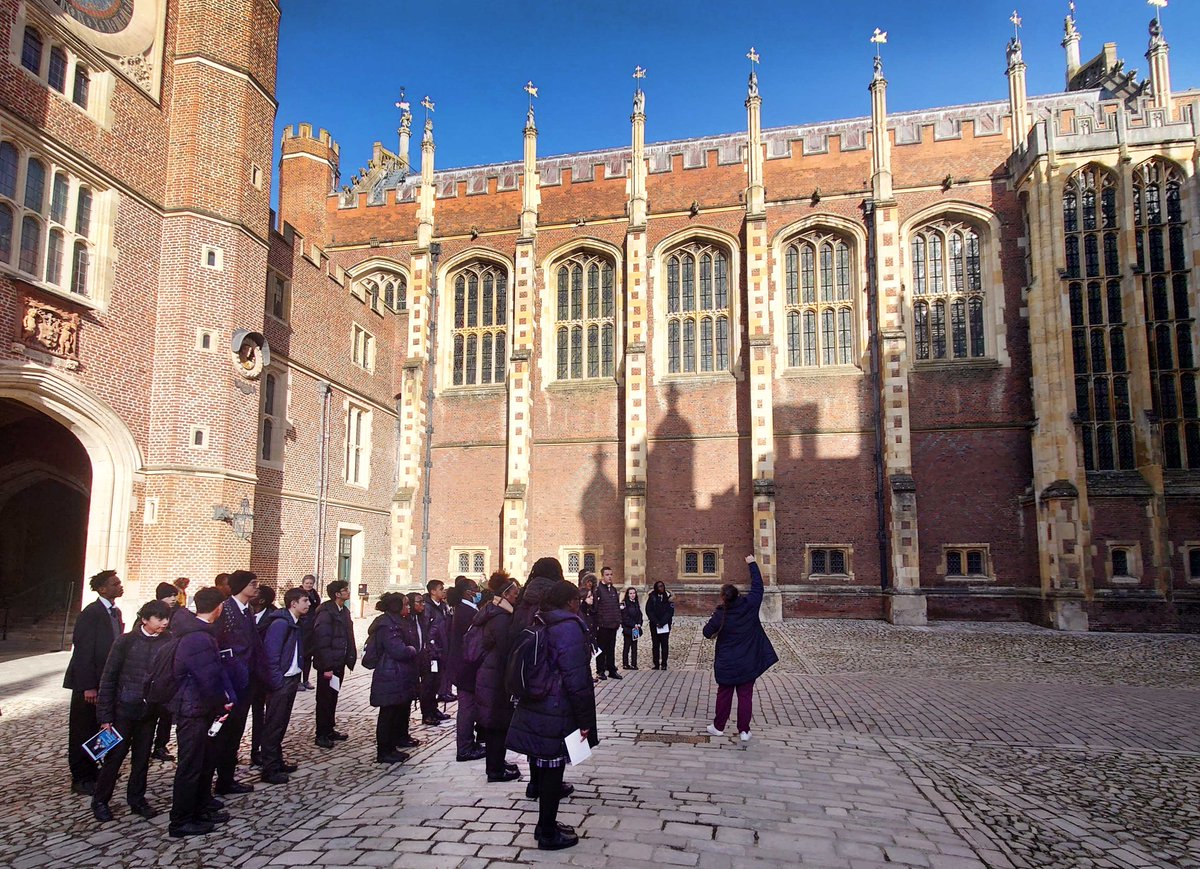 Our Year 11s had a fantastic visit to Hampton Court Palace as part of the Elizabethan England unit of their GCSE History course. Thank you to everyone at @hampton_court for making them so welcome and for bringing history alive. @rcaoseducation #croydon