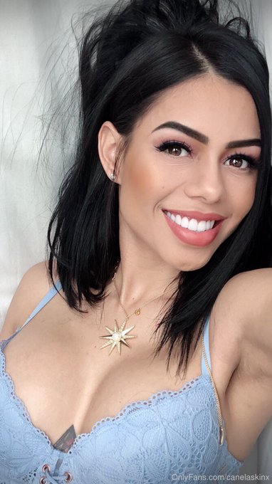 just out of curiosity... what is your favorite color? 🤔 https://t.co/r3PM7H9abl