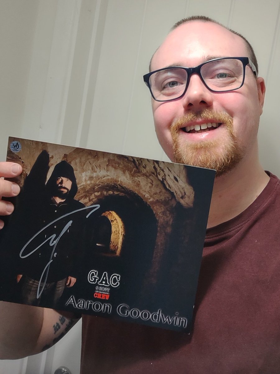 BeingDadDaily's tweet photo. .@AaronGoodwin Love my signed photo ❤️👍🏻😊 #bigstepping #bigsteppin #GhostAdventures https://t.co/k7VoxUjPlk