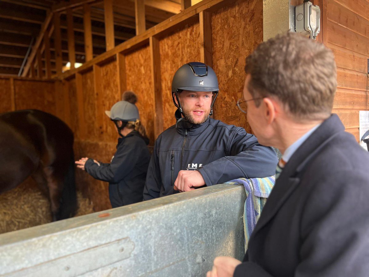 andy4wm's tweet image. There are lots of jobs vacant in the equine industry, &amp;amp; we want local people to move into them🐴

That’s why we’ve launched a £500k training scheme to help disadvantaged groups do exactly that ✅

As ‘Mare’ I am totally committed to training, which is key to my 100k jobs plan 👍🏻
