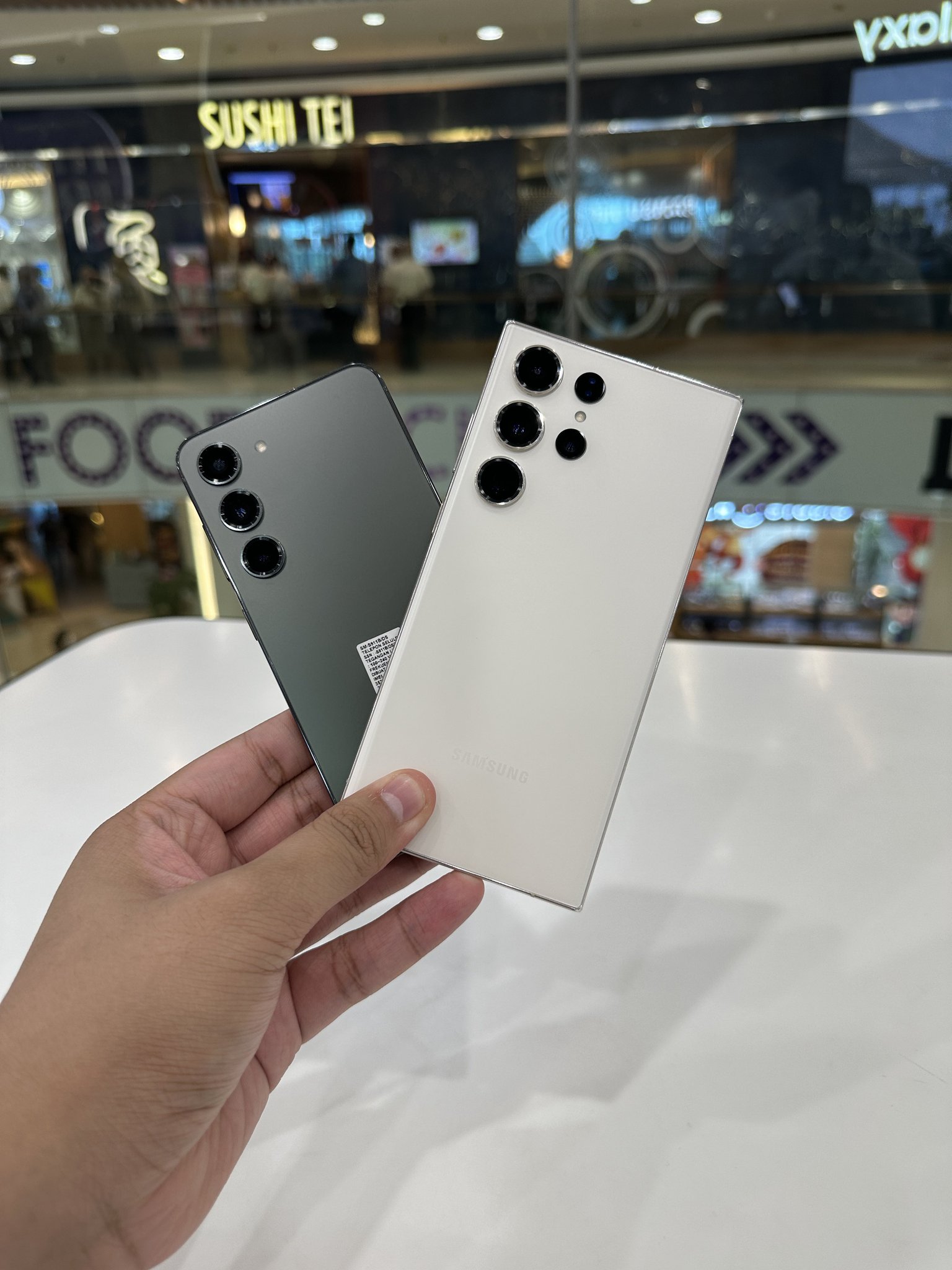 Alvin on X: This is the Galaxy S23 Ultra in all of its colours: Phantom Black, Green, Cream, and Lavender! 👀 / X