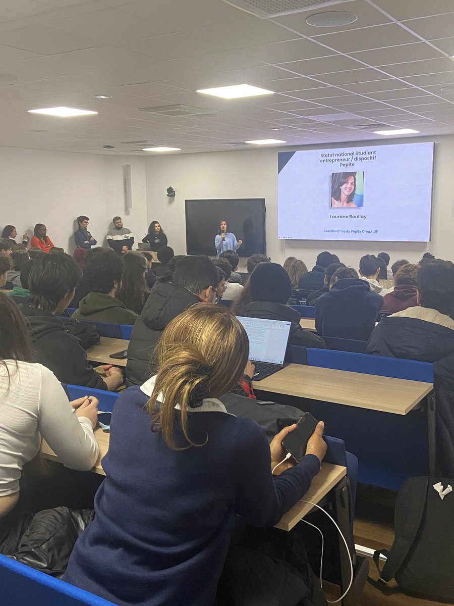 Merci <a href="/EFREI_incubator/">EFREI Entrepreneurs</a> pour l’invitation à ce StartUp Day ! Un super événement de découverte de l’#entrepreneuriat où nous avons pu présenter le Pépite <a href="/CreaJIDF/">Pepite CréaJ-IDF</a> et rencontrer les #étudiantsentrepreneurs ! 🚀