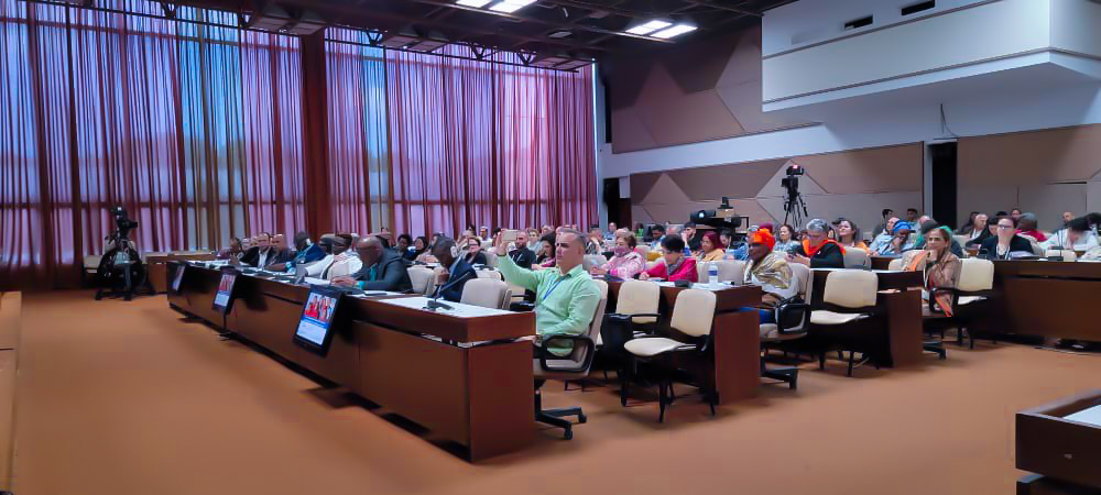 En la Patria de Bolívar la educación se concibe como el más hermoso y útil proyecto histórico para la transformación social que conduce al bienestar y la belleza de la calidad de vida. 

<a href="/NicolasMaduro/">Nicolás Maduro</a> 
<a href="/MPPEDUCACION/">MPPEDUCACION</a>