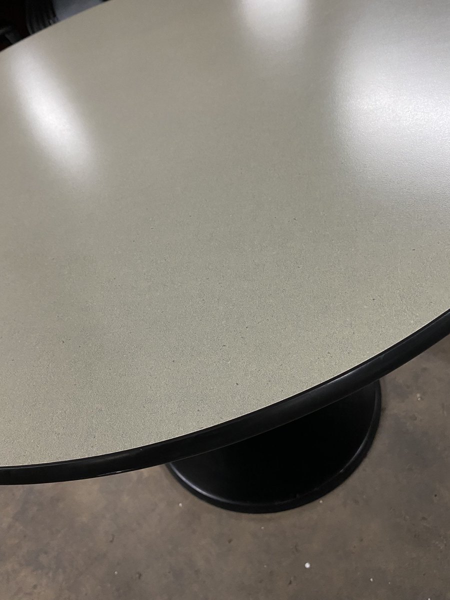 DFSIHOUSTON's tweet image. Vecta round table, commercial grade heavy duty, laminate top with metal base, dimensions : 36” diameter x 29” height #vecta #roundtable #HoustonTX