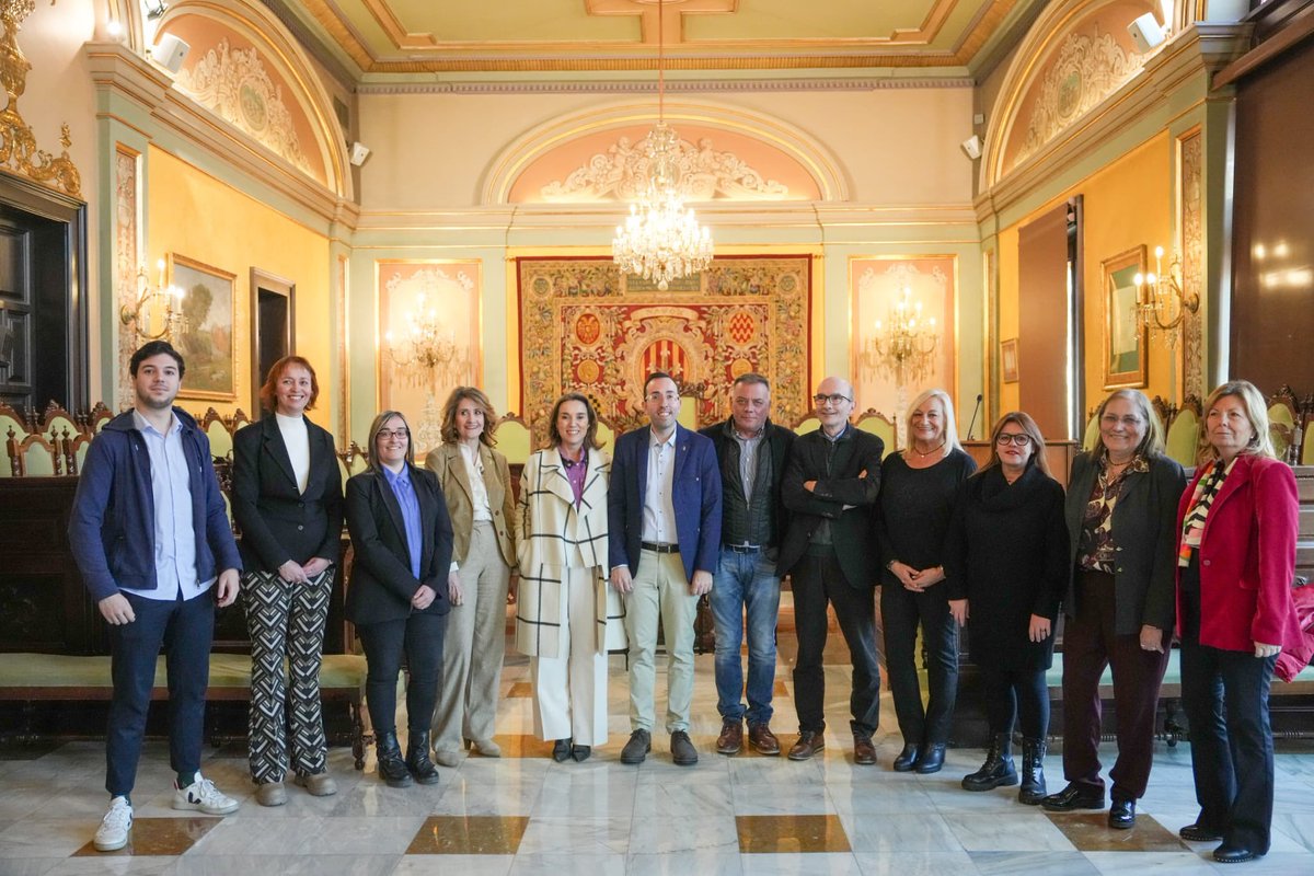 PP_LLEIDA's tweet photo. Recibimos en Lleida a Cuca Gamarra, secretaria general del PP y portavoz al Congreso.
#pplleida #lleida #lleidaimplicada💙 #lleidaimplicada #partidopopular #partitpopular https://t.co/68uHJWshoi