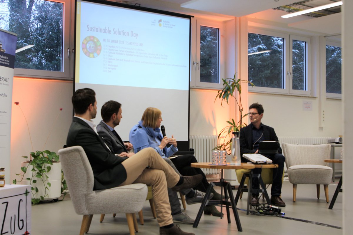 Sustainable solutions für sustainable #startups - auf der Suche nach guten Lösungen um #nachhaltige Start-ups zu fördern haben sich Expert:innen und Interessierte zum Sustainable Solution Day an der #HfWU  getroffen und ausgetauscht. Mehr dazu: t1p.de/q9y4v
