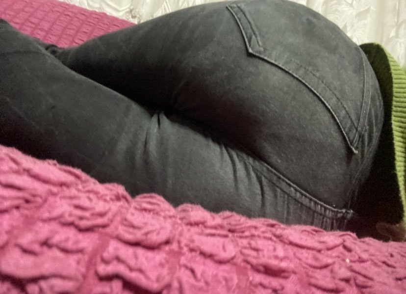 Sikicek yok herhalde aşırı azdım ilk deneyimim olucak lise tuvaletinde çektim bunları