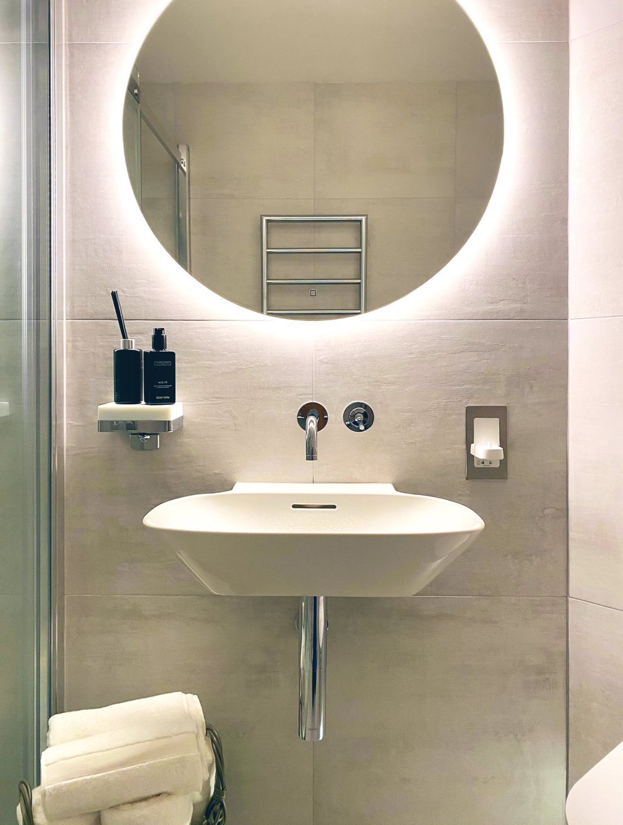 TheTapEndDesign's tweet photo. We have x2 #ExDisplay back lit round illuminated mirrors available in the showroom - 80cm diameter - available right away!
50% off RRP - DM for more deets ✉️ https://t.co/cSRWTffZ9g