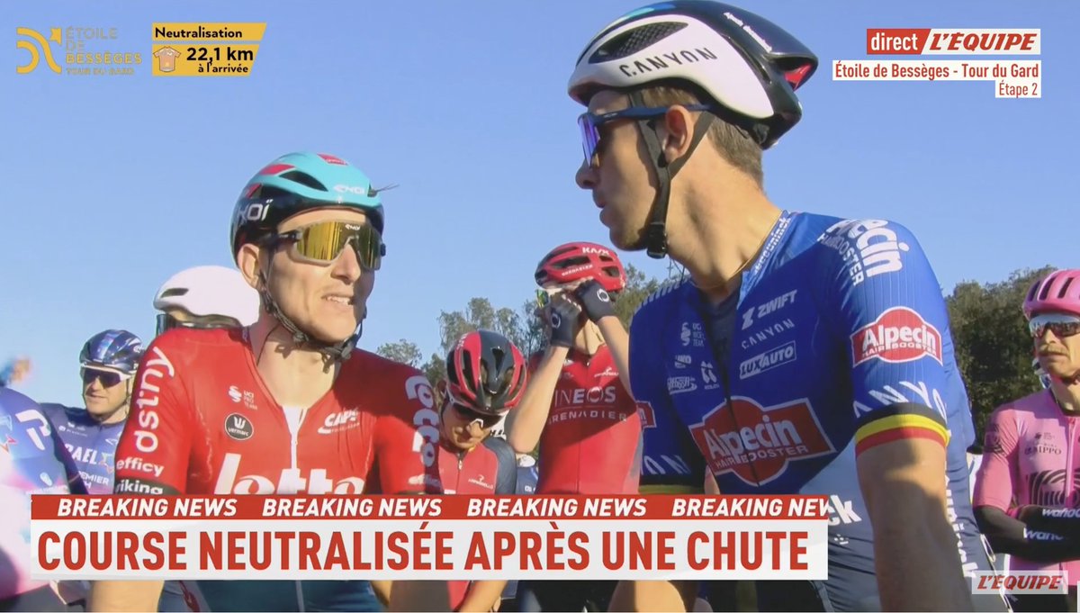 Guillaume Canet qui s'incruste à la droite de l'écran. Ça va trop loin la promo du film Astérix.