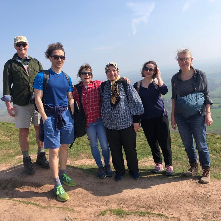 USWResearch's tweet photo. Dyw siarad am iechyd meddwl ddim bob amser yn hawdd, ond mae gan sgwrs y pŵer i newid bywydau. Yma mae Barrie Llewelyn @De_Cymru yn siarad am ei phrofiadau hi ei hun o gerdded a siarad https://t.co/XfIi7xyAST

#TimeToTalk #AmseriSiarad https://t.co/v6oxoX9zMz