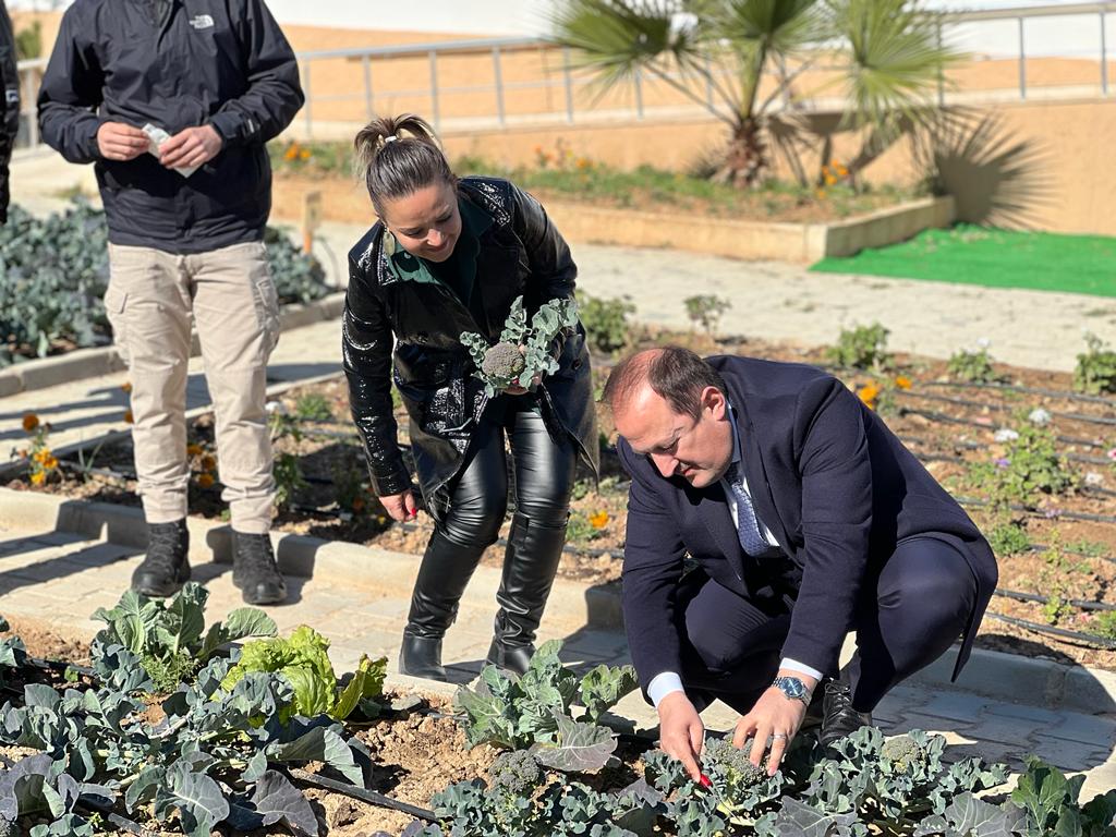 fulyalp's tweet photo. Bugün Tarım Ūretim ve Fen okulumuz Sayın valimiz Ali Hamza Pehlivan ve kıymetli protokol üyelerimizi misafir etti. Sayın valimize projemizi tüm detayları ile anlatıp,yapılan çalışmaları gösterip, el emeği ürünlerimizi takdim etme fırsatı bulduk. https://t.co/tlnv0pFtHO