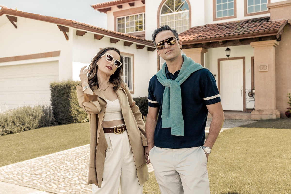 SonyPicturesMX's tweet image. ¡Estamos de manteles largos! ¡Que Viva México! llega exclusivamente a cines. 

Una nueva película de la saga del gran director Luis Estrada (La Ley de Herodes, El Infierno y La Dictadura Perfecta).

Disfrútala este 23 de marzo, solo en cines.