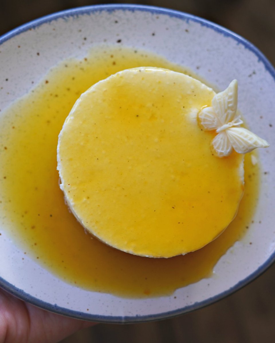 PinchMiami's tweet photo. Happiness is a slice of our Passion Fruit cheesecake. Come and enjoy the deliciousness of this amazing dessert. 🍰

Tue- Thu, Lunch starts at 12pm, early dinner starts at 5pm  
Fri, Sat, Sun, Brunch, the delicious fun starts at 12pm, early dinner starts at 5pm. https://t.co/x5OB8Yb8ZD