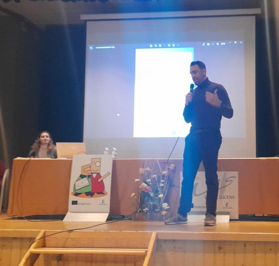 IESLuisDeLucena's tweet image. La segunda charla del día ha sido a cargo de #SergioSoriano, con su empresa comercializan en España la instrumentación de la alemana #PeakTech
@apesclm #SemanaEmprendimiento #Guadalajara #LaFPenelLucena