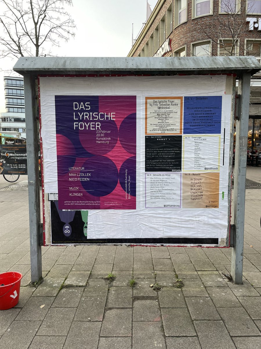 Hier könnte euer Gedicht hängen. Schickt uns Gedichte per IG an @das_lyrische_foyer zum aktuellen Thema „Wehrhafte Poesie“. 

Wir sehen uns am 23.2. in der Kunstklinik Hamburg-Eppendorf mit Max Czollek, Nico Feiden und Christoph Klinger. Tickets über Link in Bio.