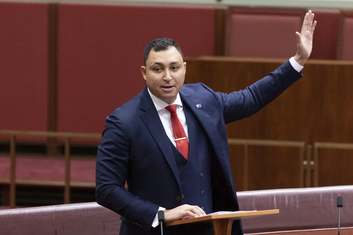 CaraMia200's tweet photo. This clown is BABET, #UAP’s sole Vic Senator.
Price #Palmer paid to get him elected? $117 MILLION.
This is OBSCENE #ReformElecftoralLaws #DonationCaps #RealTimeDisclosure #PoliticalAdvertisingCaps
Take back YOUR #Democracy from oligarchs
#Enough #transparency #Accountability https://t.co/jsDqPtFI54