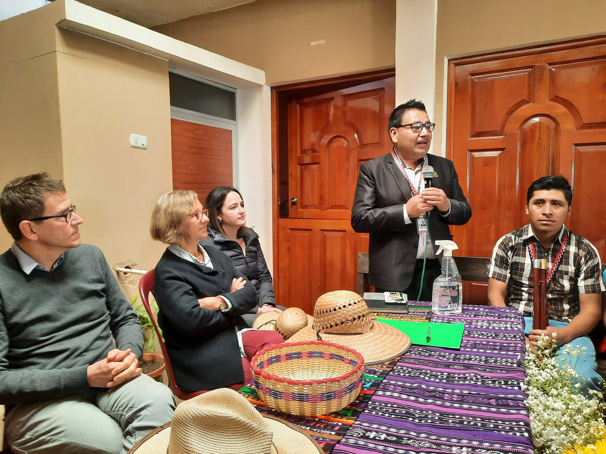AVSFlatam's tweet photo. 🌎🌍🌏 AVSF 🇬🇹

Encuentro con los 63 integrantes Kiche’ de la organización de productores de Totonicapán involucrados en la producción agroecológica y  abastecimiento del mercado campesino de Totonicapán, apoyados por @AVSF_ONG, en presencia de la Sra. Roussel, Emb. 🇫🇷
#Guatemala https://t.co/5cYWJeioFV