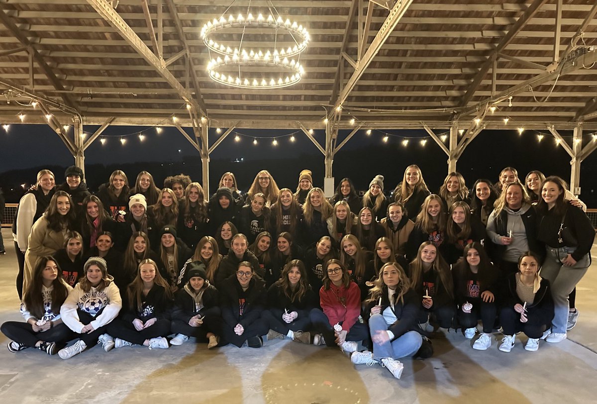 SoccerSpartans's tweet photo. Love these girls, proud of every one of them. Spartan soccer family past and present💜 #AT5 #ValleyPride https://t.co/ajRiAIdhn1