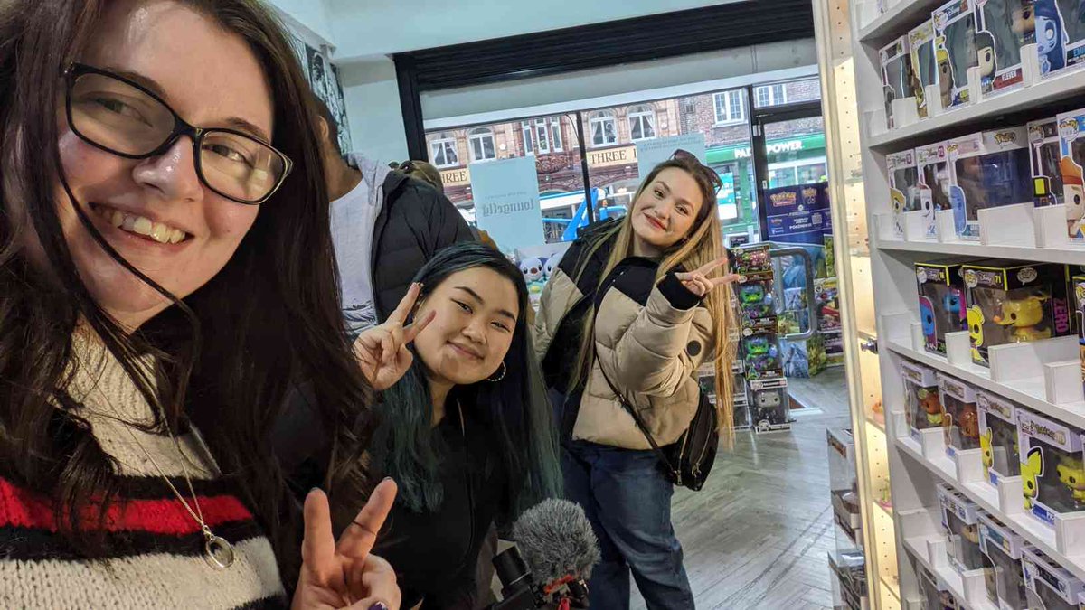 Who said friendship groups of 3 don’t work..!? <a href="/CaketinzDManga/">Caketinz</a> <a href="/Himeka_00_/">Himeka</a> 🥰