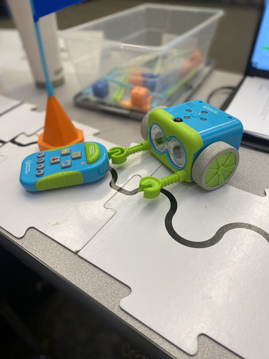 Great morning at <a href="/OaklandSchools/">Oakland Schools</a> Fine Arts Council and STEM/STEAM resources. So many wonderful PK-12 ideas generated by the Fine Arts team for STEAM learning ✨<a href="/bhschools/">BHSchools</a> <a href="/AndyGignac/">Andy Gignac</a> @bhswatson