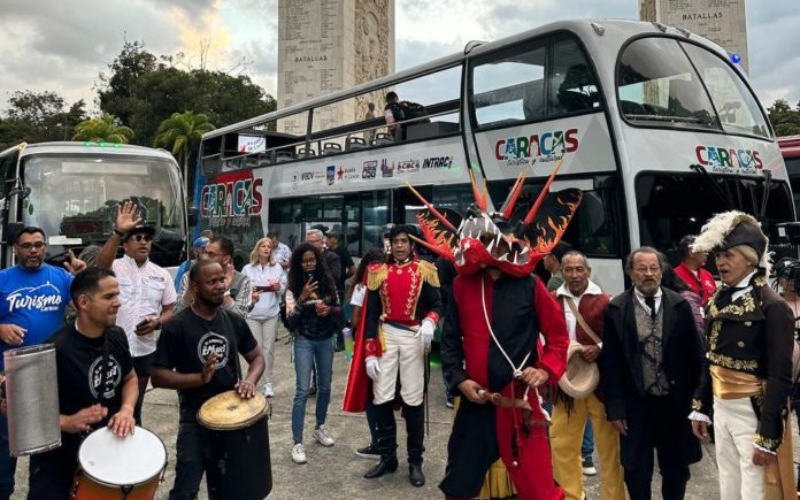 noticierovv's tweet photo. #Nacionales | Inicia ruta turística de #Caracas con la incorporación del #Panabus
Más información aquí: https://t.co/63XzcqfHdC
#NoticieroVV #2Feb https://t.co/WfPl38ZQEc