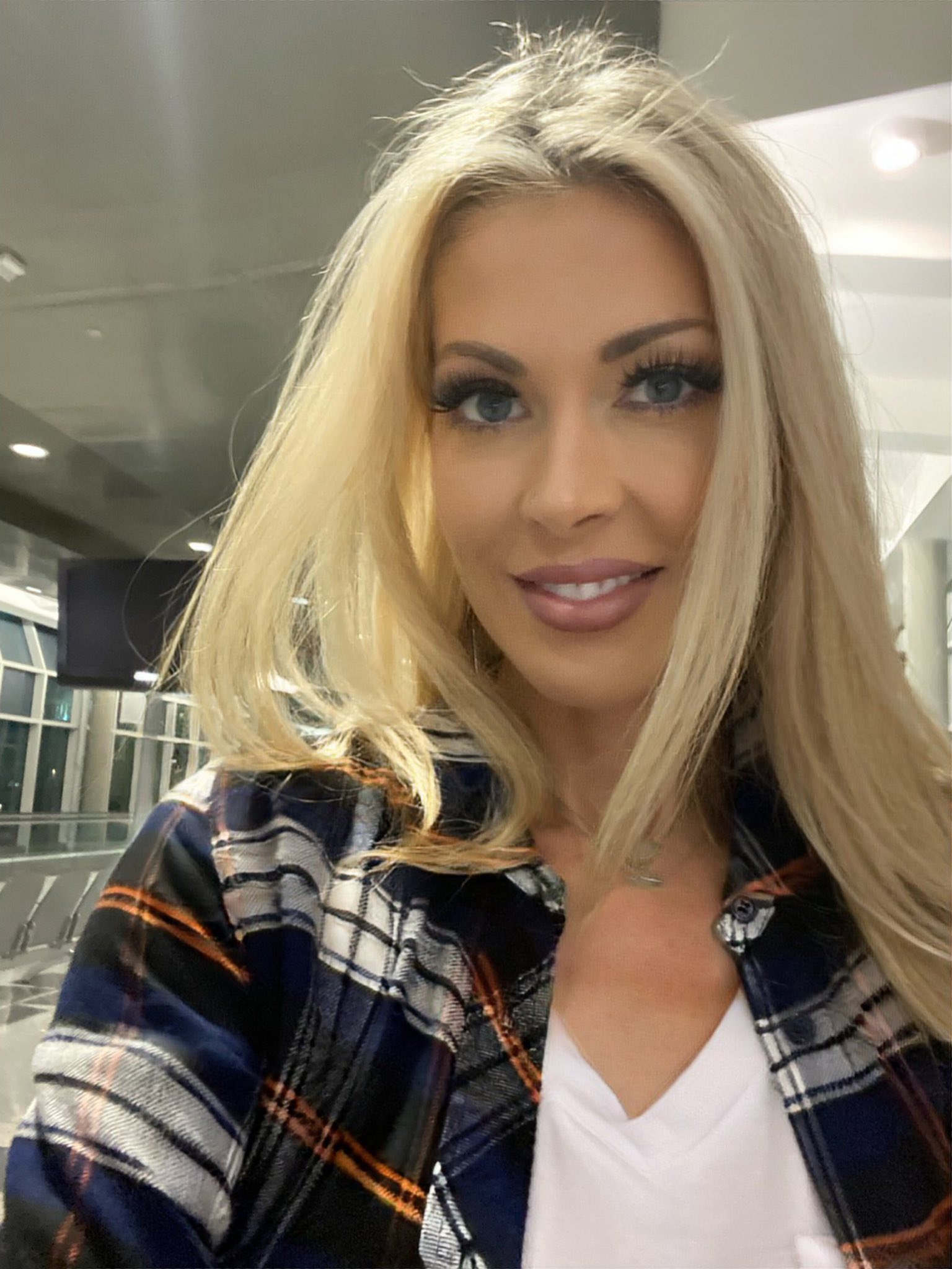 TW Pornstars - Holly Hotwife Top 0.06%. Twitter. On my way to LA for our Hotwife adventure trip