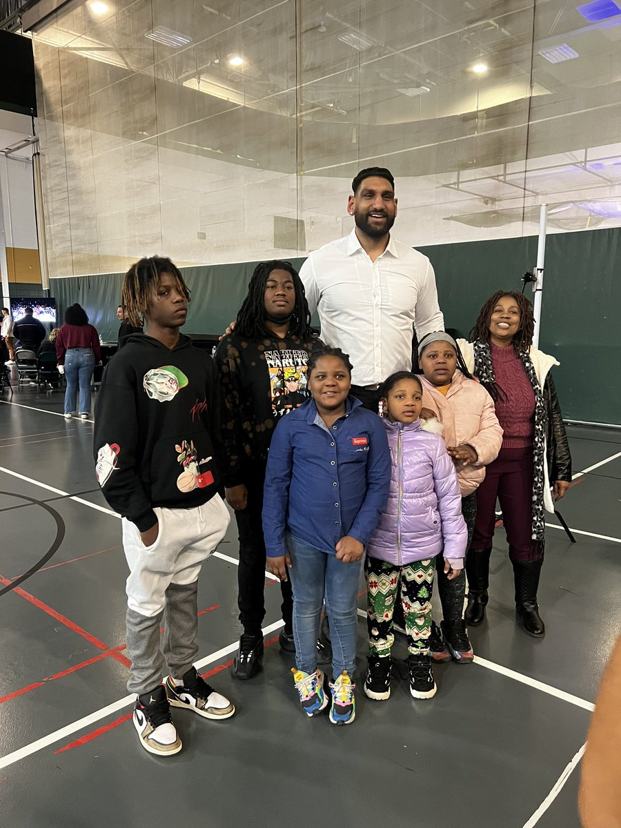 AEWTogether's tweet photo. Last night during #AEWDynamite &amp; #AEWRampage we were able to host a few families from @ASWDayton 

They got to enjoy the show and meet a few of our @AEW stars

We love helping spread #sparklesofjoy https://t.co/UjcLRvHiNH