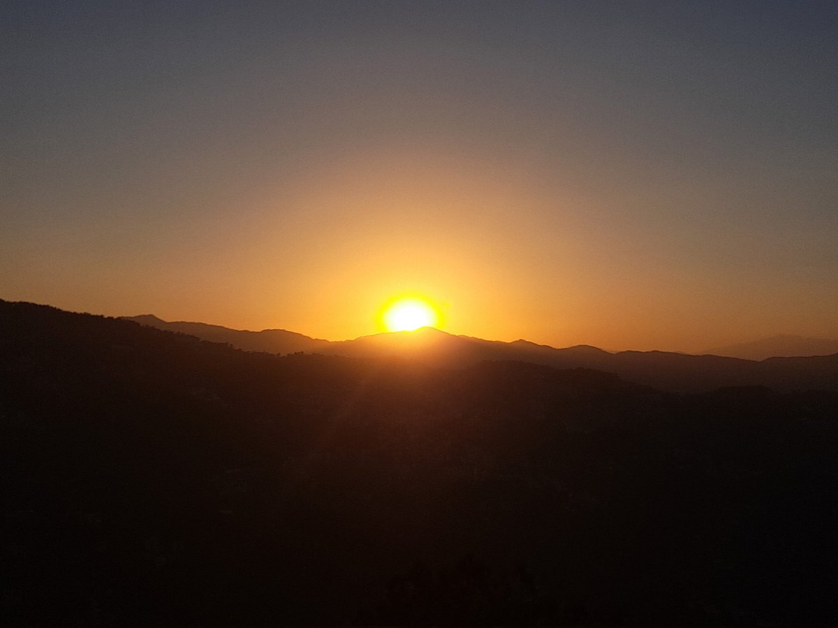 K_DineshSingh's tweet photo. #haiku ☘️
redeeming the dark
kindliness personified
the morning sunshine!
#haikuchallenge #kindliness #sun
@HaikuCrush @haikufound @BashoSociety #haikufeels #haikufortherapy #spiritualhaiku #jshaikucorner #vss365 #amwriting #haikucommunity
(C) Haiku & Photo: K Dinesh Singh https://t.co/ElvfiT15Lm
