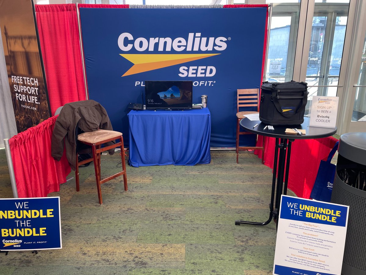 PlantItProfit's tweet photo. It's the final day of the @IowaAgExpo in Des Moines. Find us in the Hy-Vee Hall Lobby and ask DSM, Luke Davis (@NEIACornDSM) how our #Independence in the seed industry means you win with our ability to #UnbundleTheBundle! Sign up to win a #GrizzlyCooler too! https://t.co/7tlG7wuOBp