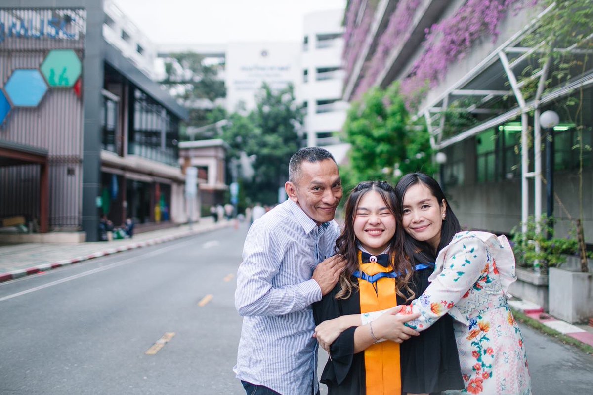 SometimePhoto's tweet photo. เช็คคิวได้เลยค้าบ
line id : bbbbbam2122

#ช่างภาพผู้หญิง #ช่างภาพรับปริญญา #ตากล้องผู้หญิง #ตากล้อง #ตากล้องนอกรอบ #ช่างภาพนอกรอบ https://t.co/3KnobTxPDG