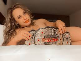 cleop4tr4hlv's tweet photo. Lol ... oh come on you know you would too... at least for your self to watch...#wm12 #hbk https://t.co/IbzuBeRqkm