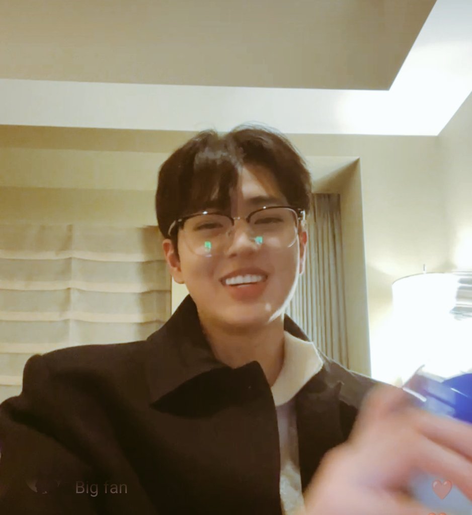 moonharu_'s tweet image. Aprecien lo bonito que es Eunchan con lentes y sonriendo 🥰
Muero de amor por este chico 

#EUNCHAN #TEMPEST #TPTS