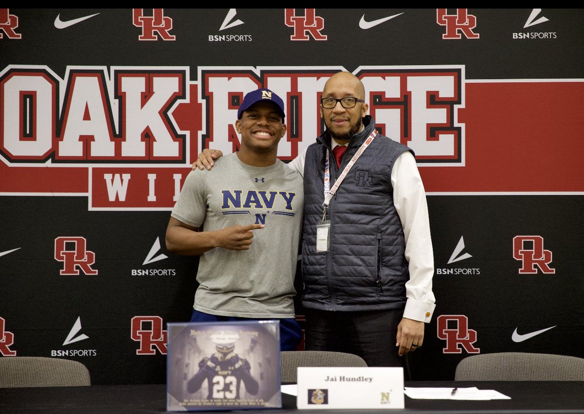 DrHawk731's tweet photo. Congratulations to @JaiHundley and @ElijahRogers_24 for committing to @NavyFB and Campbell University! Proud of these guys for moving on to the next level! #RWR 🐾 🏈 https://t.co/JTMuMnClAz