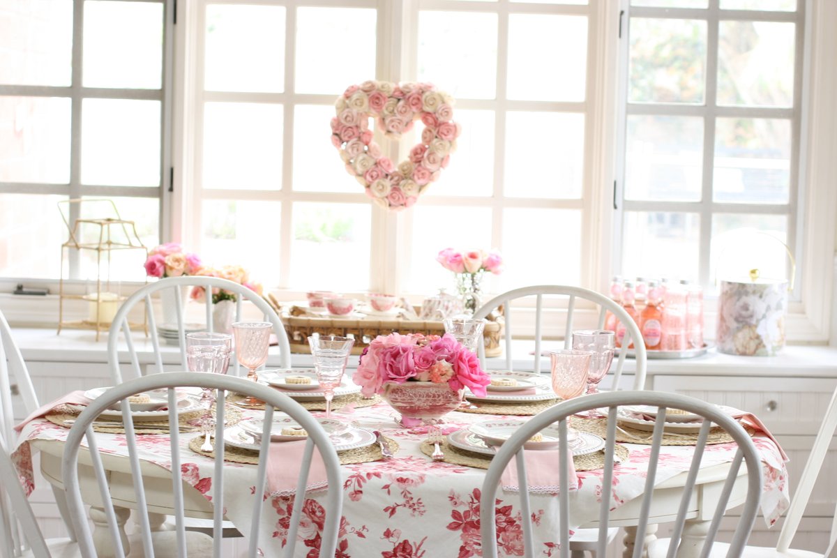 RT @Ciao36631139: Create a Rose Themed Tablescape for Galentine’s Day https://t.co/Gt2aXmMXYx https://t.co/edt4YTiNQG