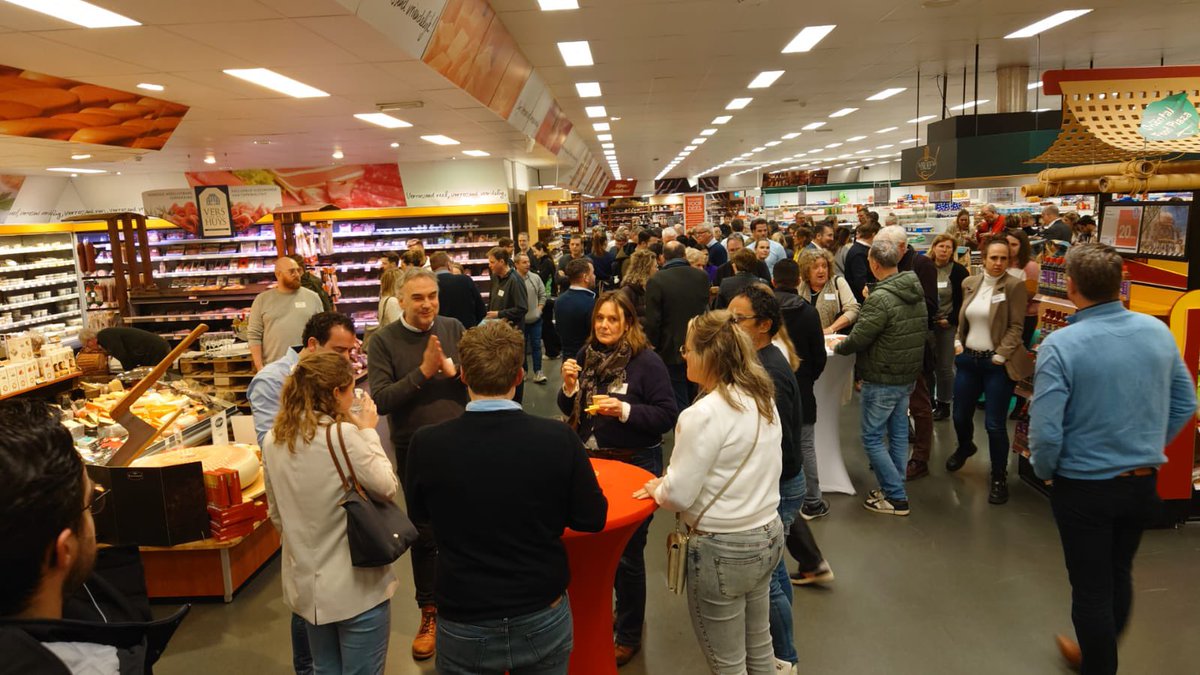 Amy van der Ham tweet media