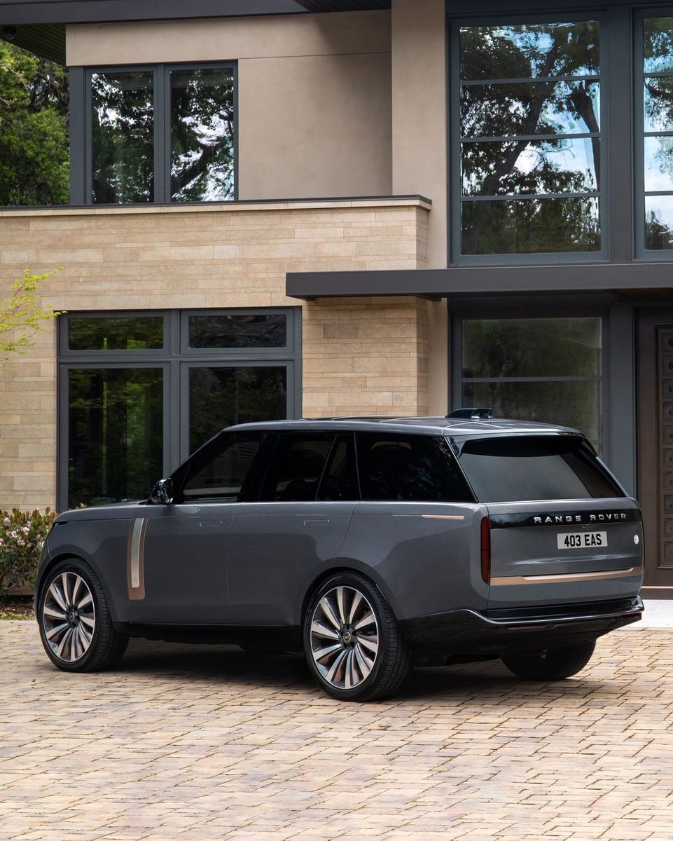 The new Range Rover SV is an exquisite interpretation of Range Rover luxury and personalisation 😍

What do you think?