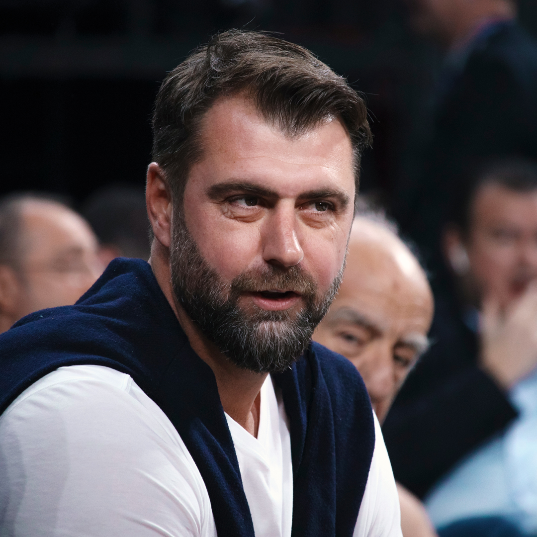 Turkish sports history is full of legends, and Mehmet Okur is one of them. The first Turkish player that made it to the NBA All-Stars, still inspiring the younger generations. Who is your favorite Turkish player?
#sport #tourism #travelturkiye #Legends #NBAAllStar <a href="/MehmetOkur13/">mehmetokur13</a>