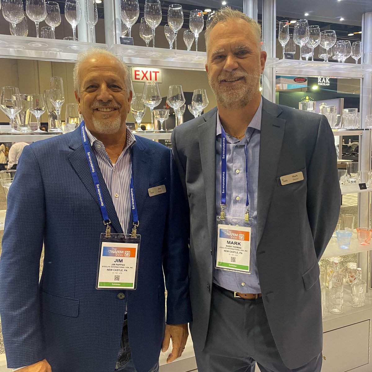 steeliteusa's tweet photo. LIVE from the NAFEM floor with the best sales team in the game! Be sure to stop over to booth 612 and start your #steeliteexperience today.
@TheNAFEMShow

#steeliteinternational #innovation #hospitality #buffet #theartofpresentation #theNAFEMshow https://t.co/QGhVEhgBwU