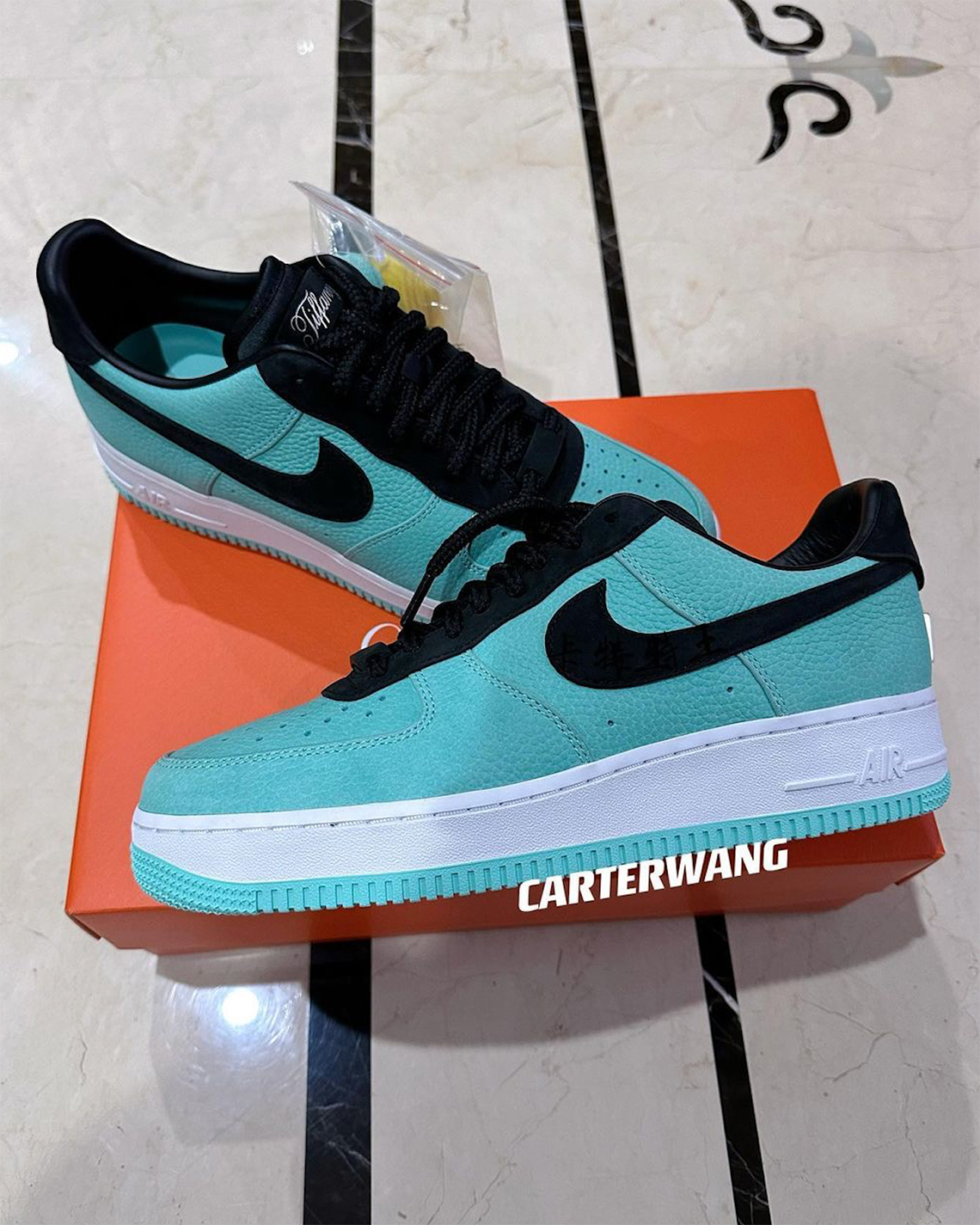 ポケットいっぱい 激レア【NIKE x Tiffany \u0026 Co.】コラボ