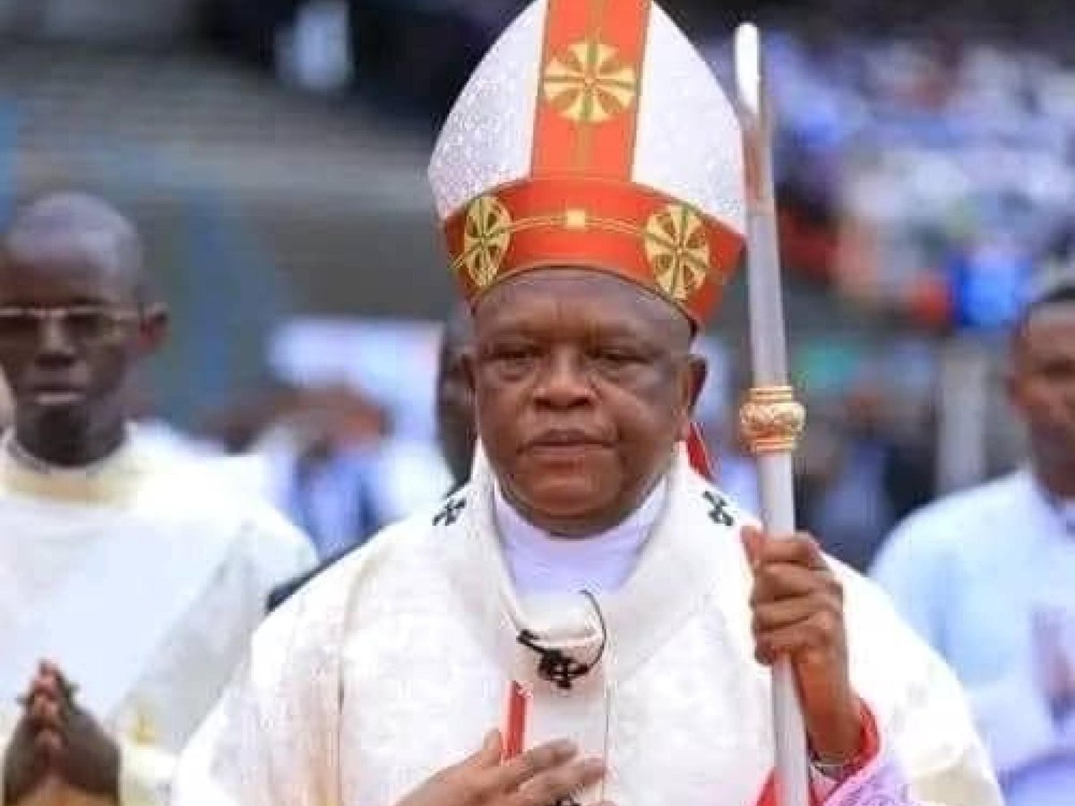 CASINFO_RDC's tweet photo. #RDC « Fridolin Ambongo dégage »: « exacerbés » par la « politisation des fidèles », les jeunes catholiques exigent le départ du cardinal https://t.co/xACt2vKRql https://t.co/j3duC7HPEs