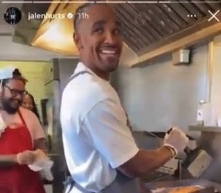 PHLEaglesNation's tweet photo. 🚨 Very Important News: Jalen Hurts eats his cheesesteaks with cooper sharp cheese, fried onions, and mayo. 🚨

@FoodchasersK says he originally wanted Mozzarella cheese, but they refused. “We said ‘No.’ He’s like “But I like Mozzarella’, We replied ‘This is Philly, you can’t.’” https://t.co/5vb5O2kw0I