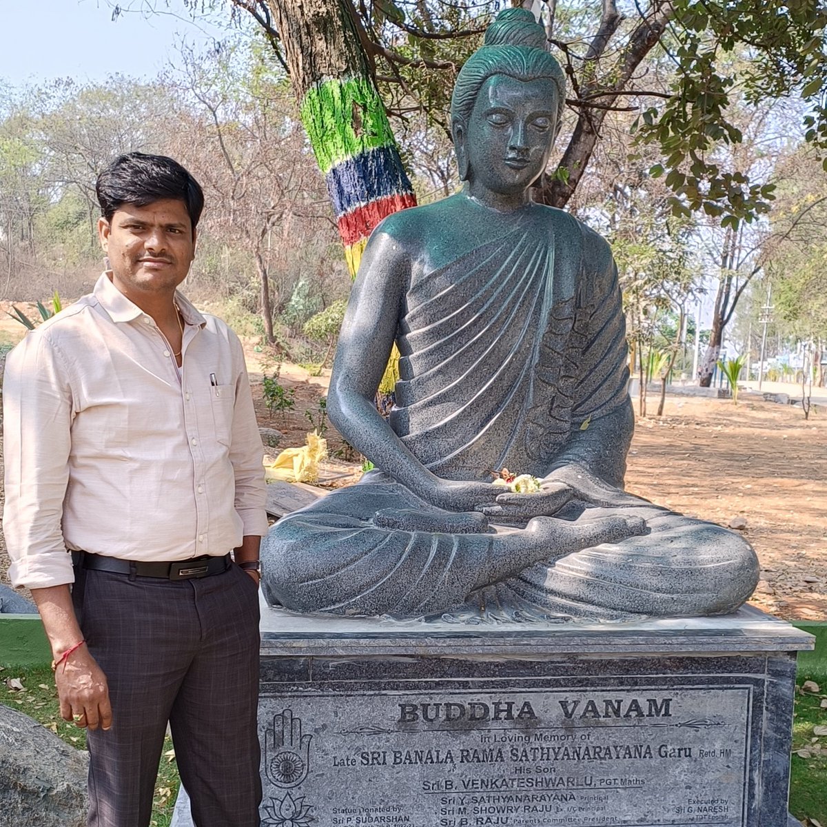 NareshGajula20's tweet photo. #NewProfilePic https://t.co/gCRG7T9EHh