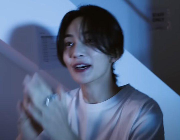 acosmisty's tweet photo. i get it why cheol kept saying jeonghan looks pretty (this sounds like a rps tweet but i am jclist idc) MAAAN HE'S SO PRETTY #KNEELING #BAD #DOWN https://t.co/CFte2dwAaO