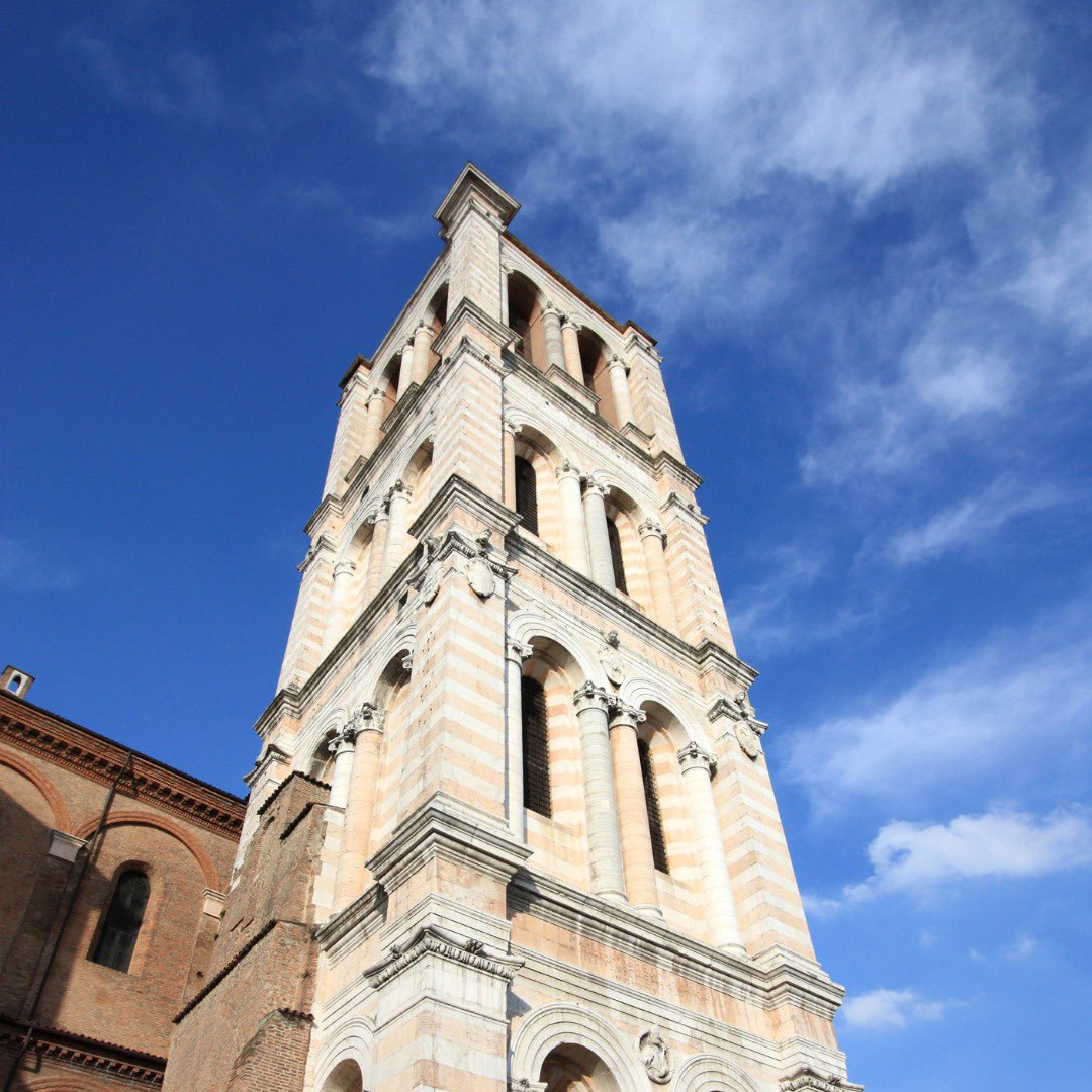 Pierluino's tweet photo. Nel cielo di Ferrara oggi c’è  nuvola in più 🌤️ @Myvirtualab.
Portare innovazione nel mondo di turismo secondo voi è possibile?  Io ci provo 💪🏻🚀.
Io corro, voi che fate?
 #turismo #innovazione #tecnologia https://t.co/nuwZNir2qC