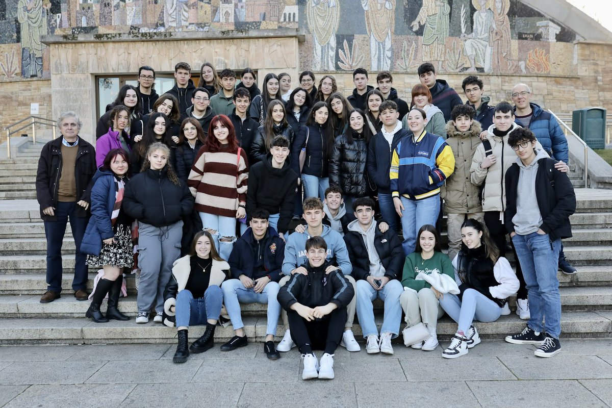 🗣Fotos de la jornada final
Jornadas de Introd. al Laboratorio Experim. Física, Química, Ciencias de la Vida y Medio Ambiente 2023 #ExperimentaLAB🥼🧪
<a href="/iescarbula/">Iescarbula</a> #iesarcelacis <a href="/IesPintado/">IES Florencio Pintado</a> #iesmedinaazahara <a href="/IesBojollo/">IES Profesor Andrés Bojollo Oficial</a> <a href="/ieslarambla/">IES Profesor Tierno Galván</a> #iessantosisasa 
@IesTrassierra <a href="/iesvillarrubia/">ies villarrubia</a>